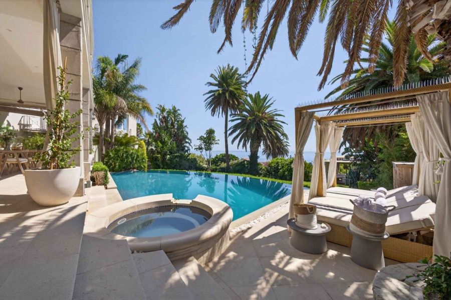 5 Bedroom Property for Sale in Fresnaye Western Cape